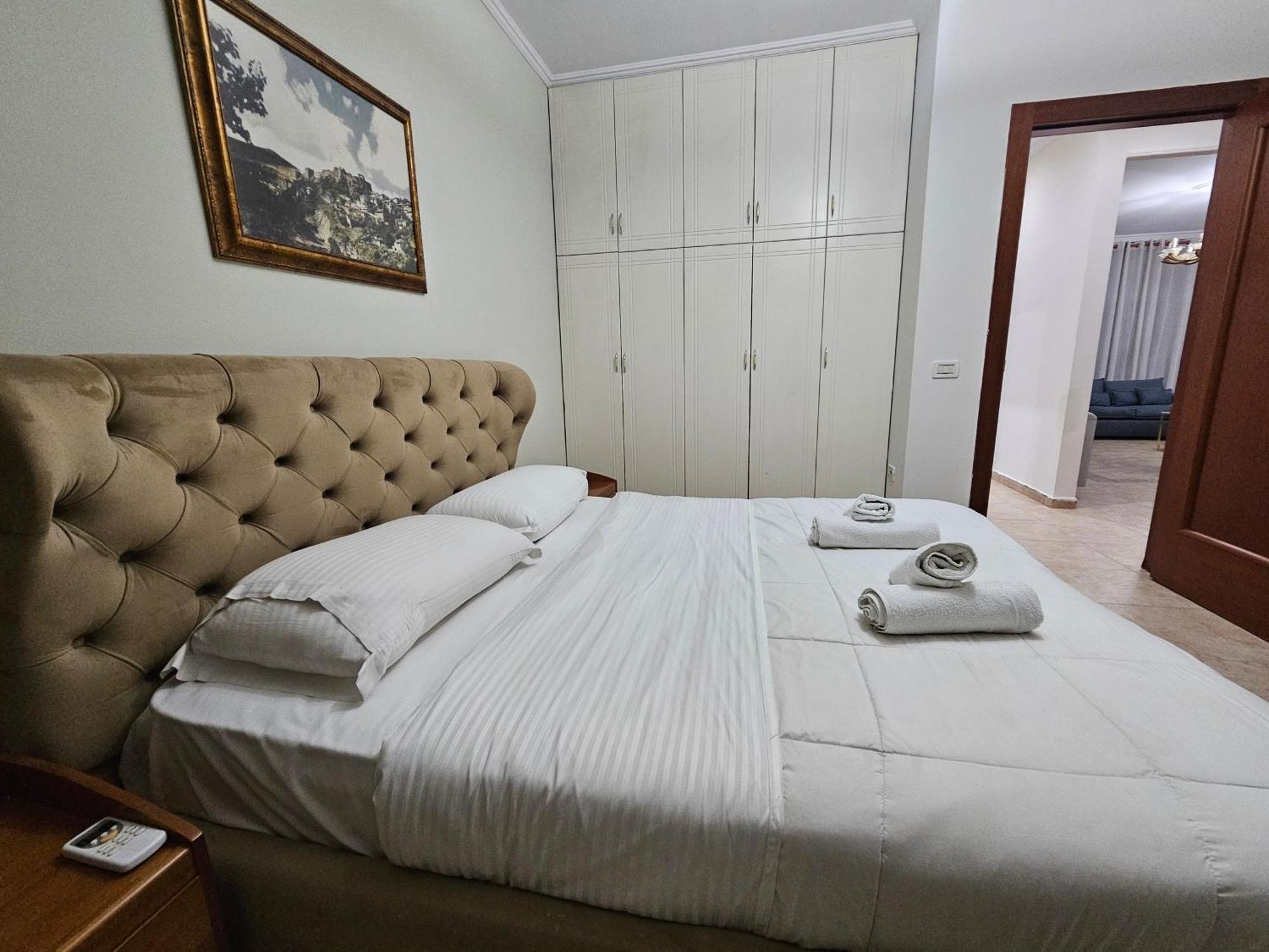 Skanderbeg Square Explorer Apartments Tirana Exterior photo